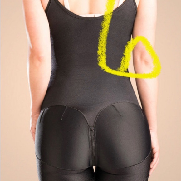 Small Faja bundle. 010 black and beige are mediums but will fit like smalls. - Picture 6 of 15